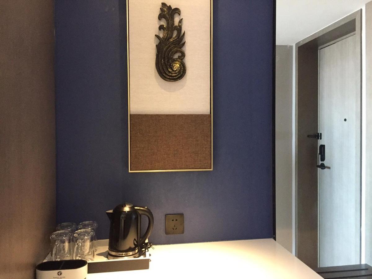 Tian Yi International Hotel 天艺国际酒店 Phnom Penh Exteriör bild