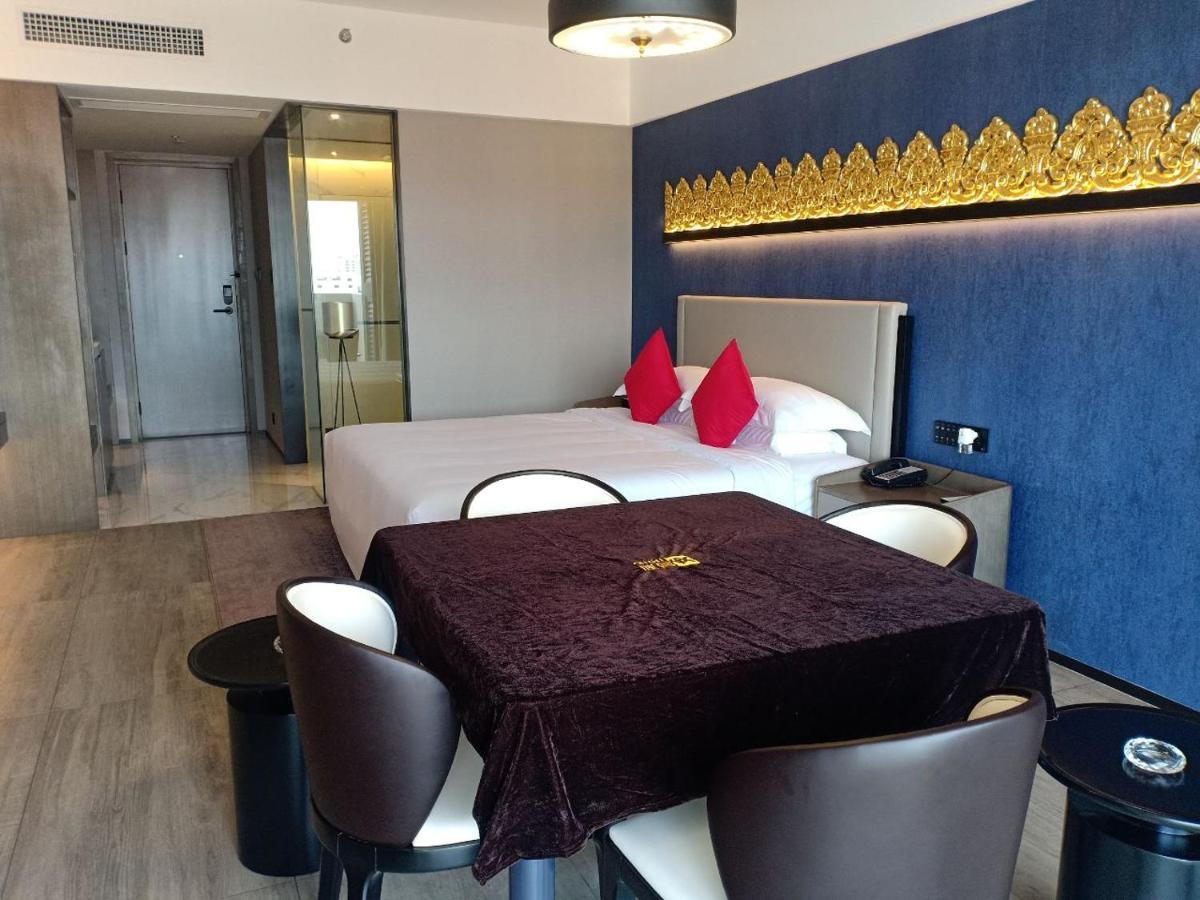 Tian Yi International Hotel 天艺国际酒店 Phnom Penh Exteriör bild
