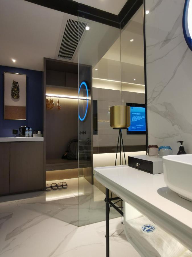 Tian Yi International Hotel 天艺国际酒店 Phnom Penh Exteriör bild