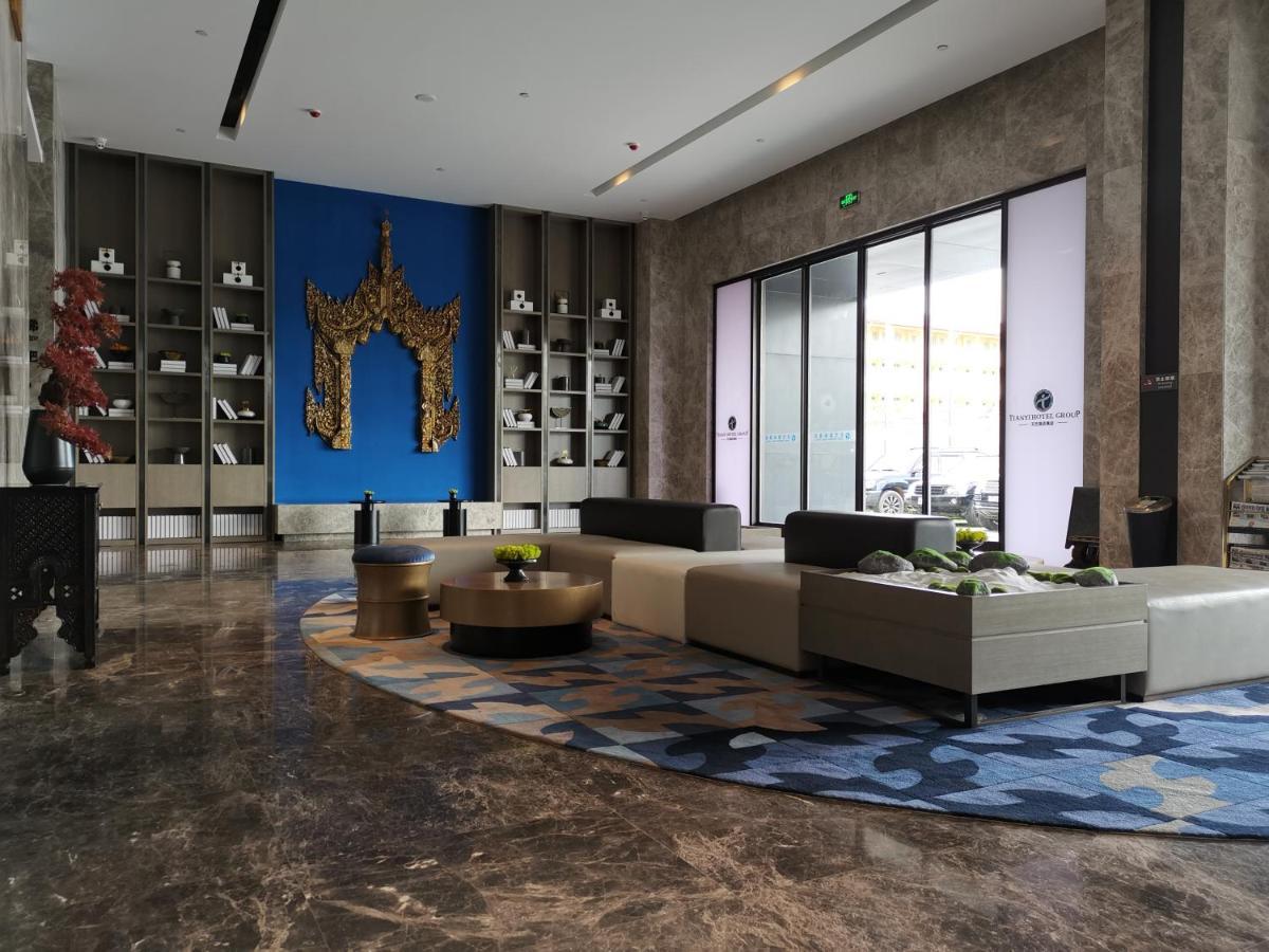 Tian Yi International Hotel 天艺国际酒店 Phnom Penh Exteriör bild