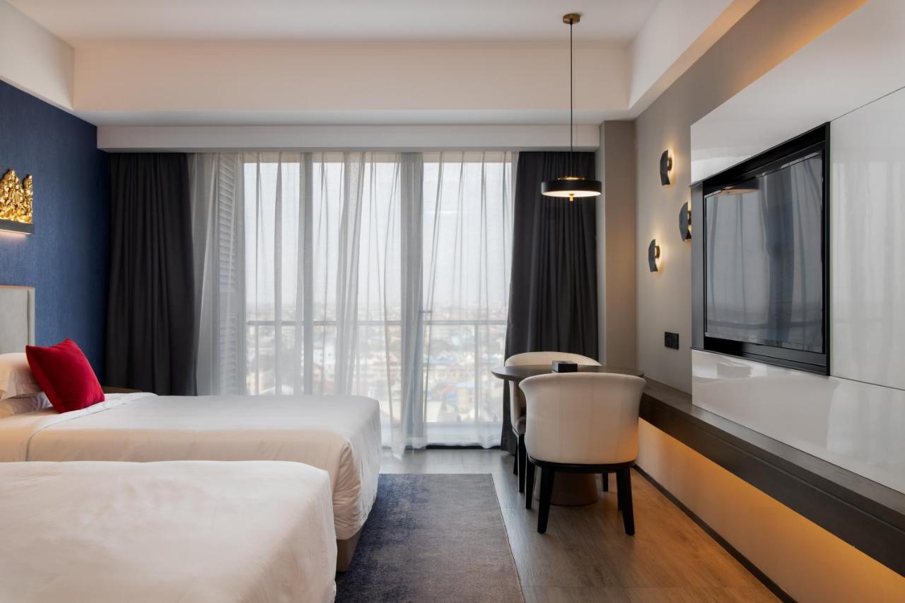 Tian Yi International Hotel 天艺国际酒店 Phnom Penh Exteriör bild