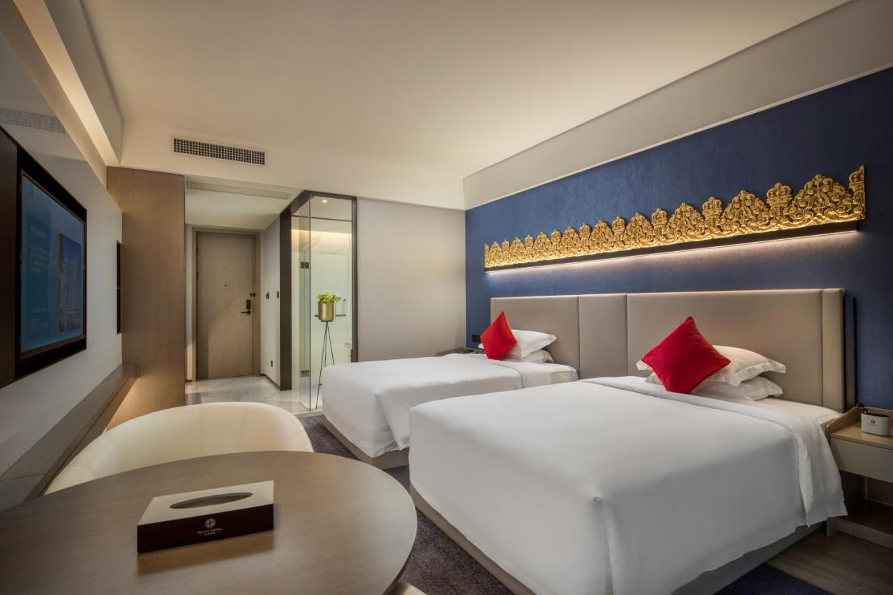 Tian Yi International Hotel 天艺国际酒店 Phnom Penh Exteriör bild