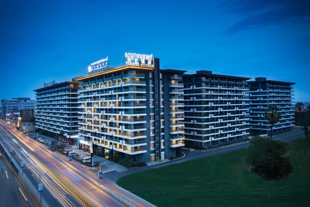 Tian Yi International Hotel 天艺国际酒店 Phnom Penh Exteriör bild