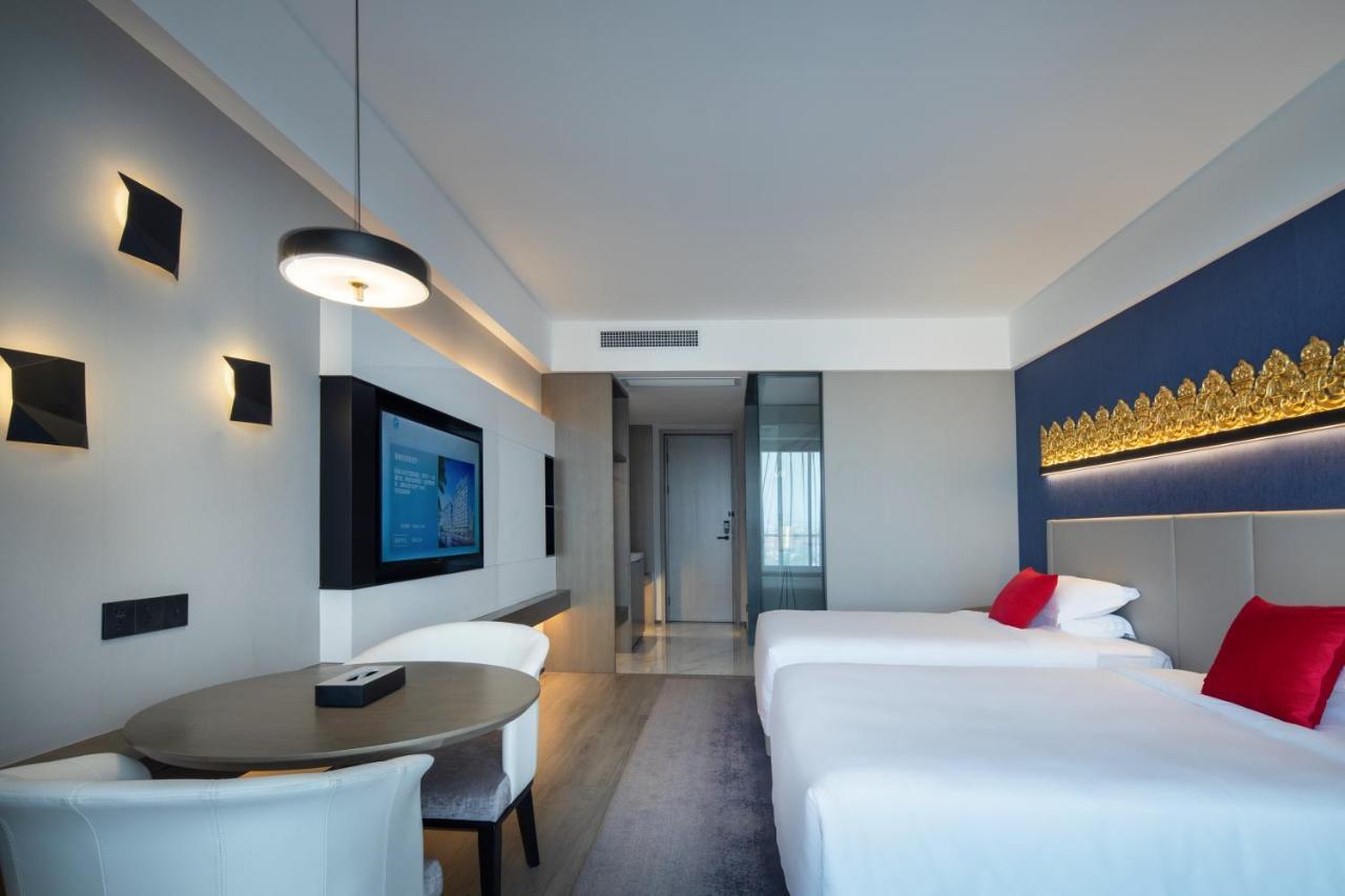 Tian Yi International Hotel 天艺国际酒店 Phnom Penh Exteriör bild